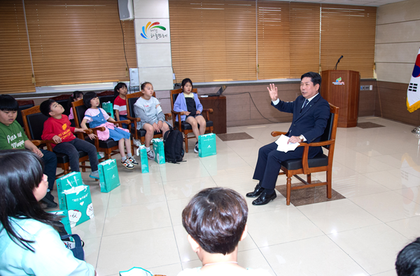 청풍초등학교 학생들 제천시청·제천시의회 견학 이미지